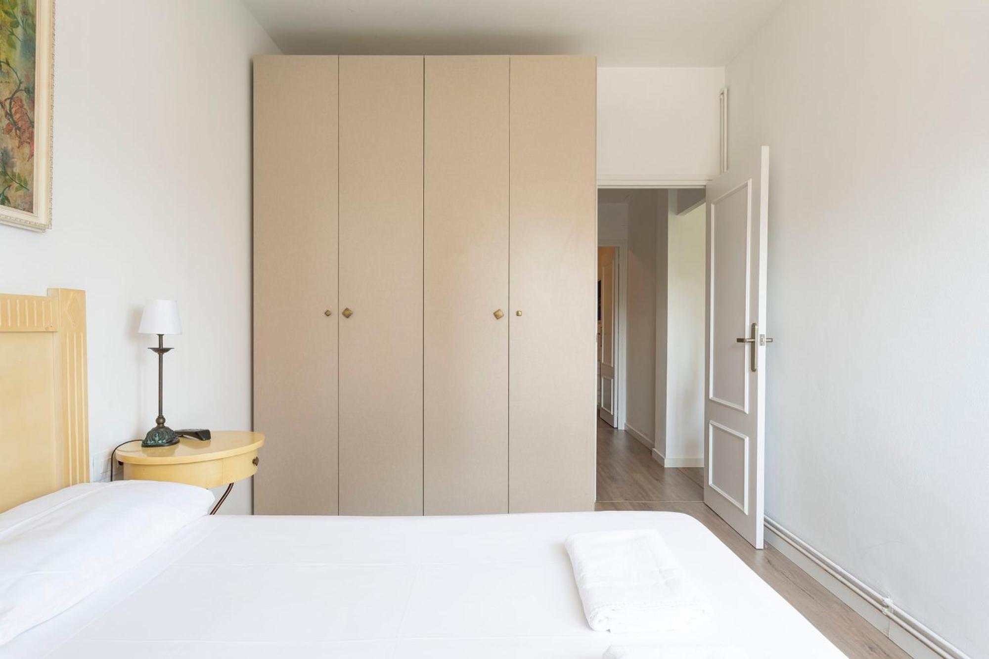 Cozy Apartment Near Fira Gran Via With Ac L’Hospitalet de Llobregat Exterior foto