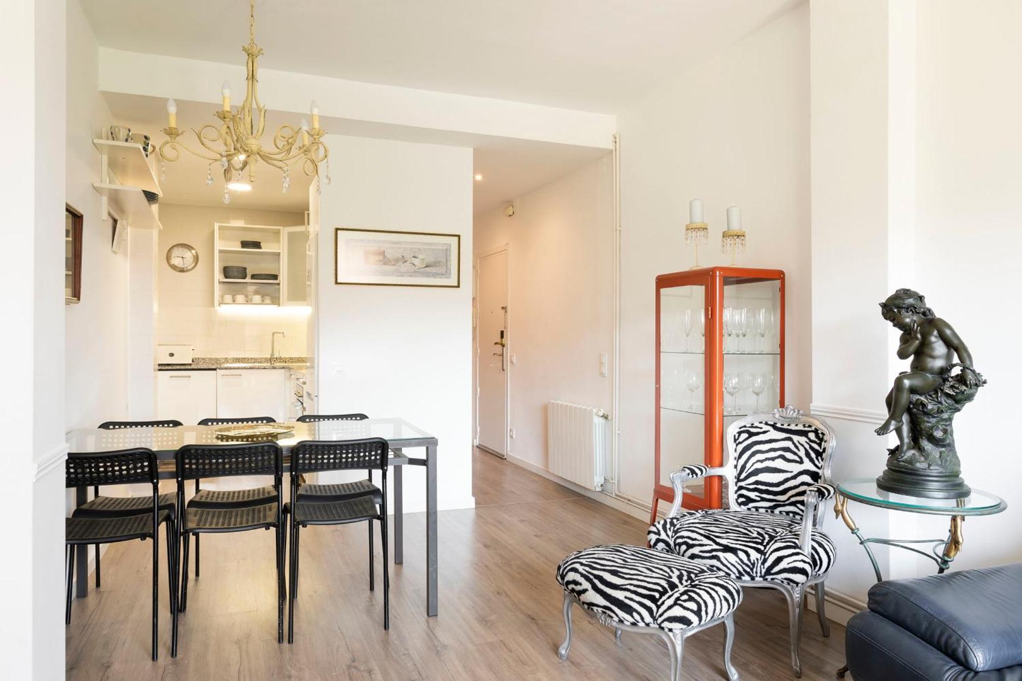Cozy Apartment Near Fira Gran Via With Ac L’Hospitalet de Llobregat Exterior foto